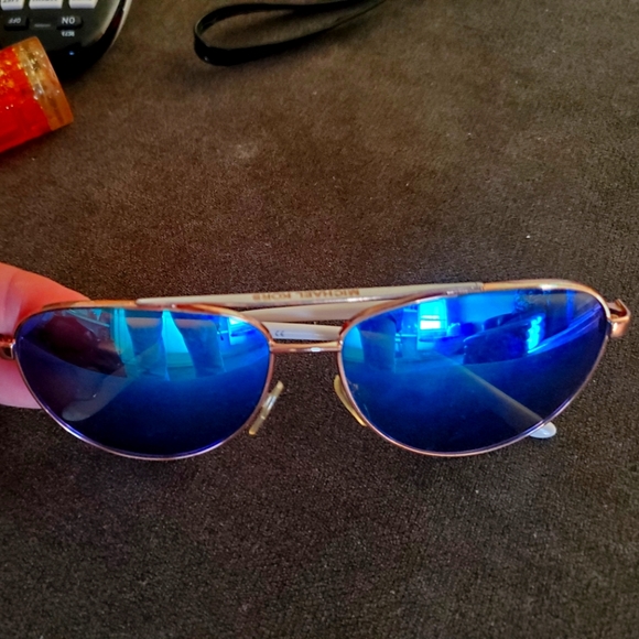 Micheal kors sunglasses - Picture 1 of 2